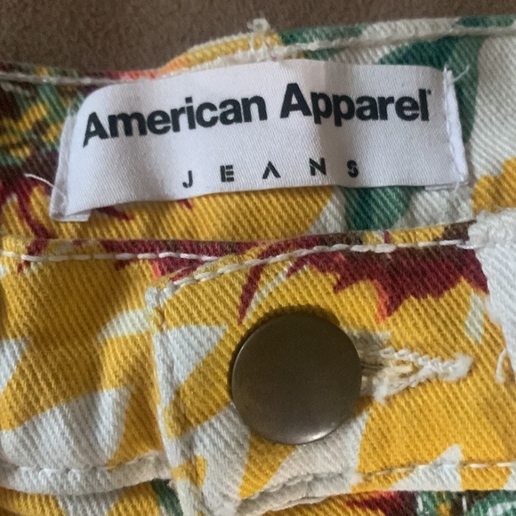 American Apparel Sun Flower Shorts🌻 - Picture 2 of 5